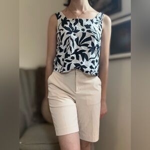 Banana Republic Cream Straight Leg shorts